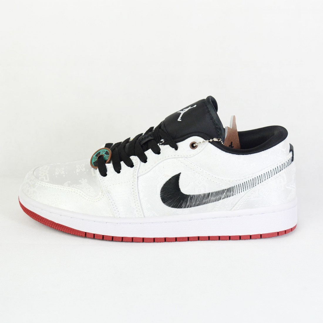 aj1 edison chen